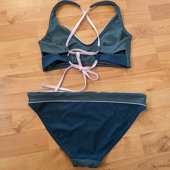 Athleta Colorblock triangle Green and Pink Women's Swim Set - Picture 8 of 10